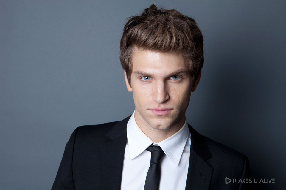 Keegan Allen makesualive